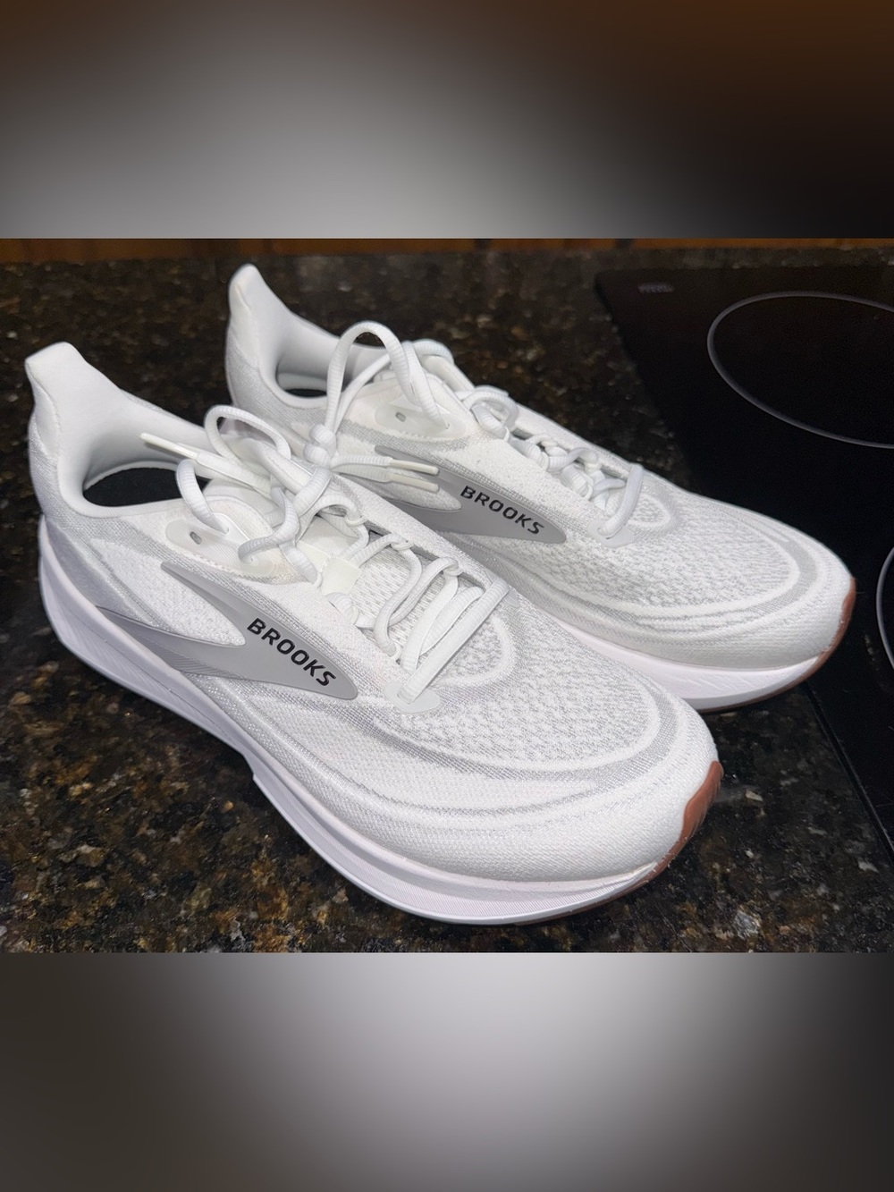Brooks Revel 9 Women’s Running Shoes White Gray Size 10.5 M New With Box